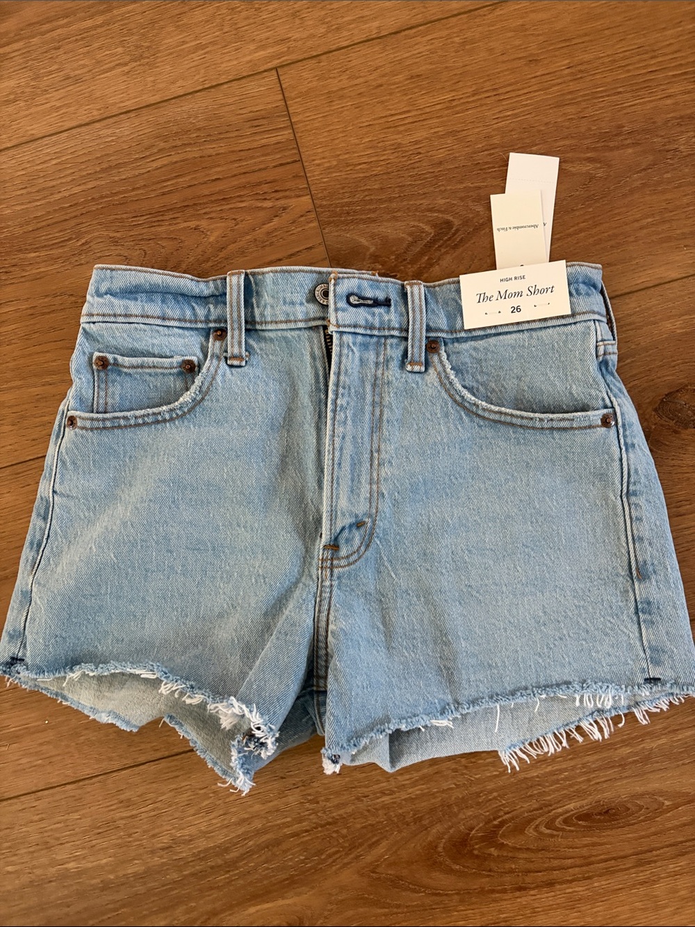 A&F Mom Short High-Rise Light Blue Denim Shorts - 26 NWT